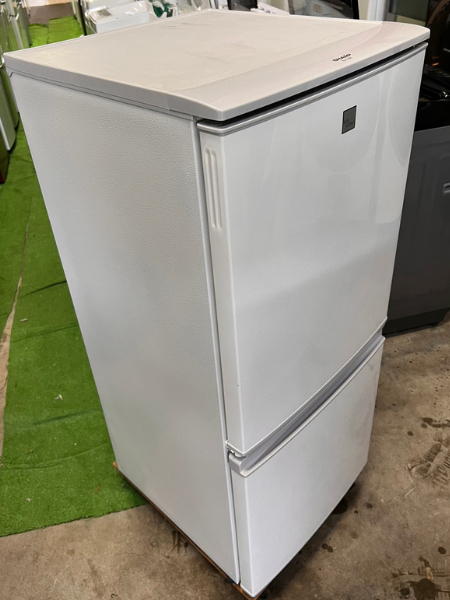 SHARP ノンフロン 冷凍冷蔵庫 SJ-C14C-W 2016年製 137L